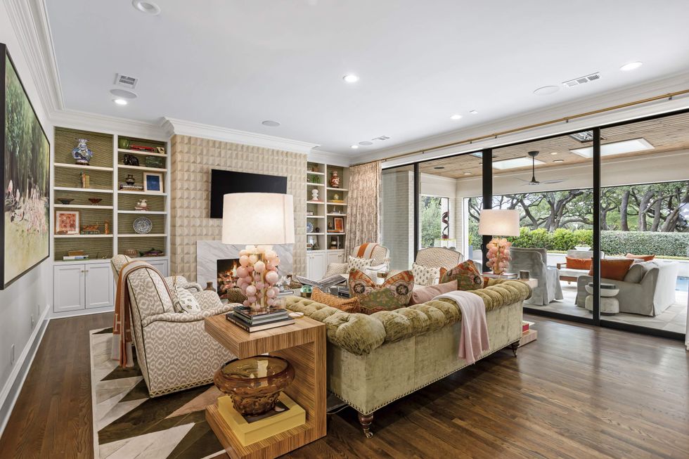 1128 Shady Oaks Lane, Westover Hills, Fort Worth luxury home for sale, living room