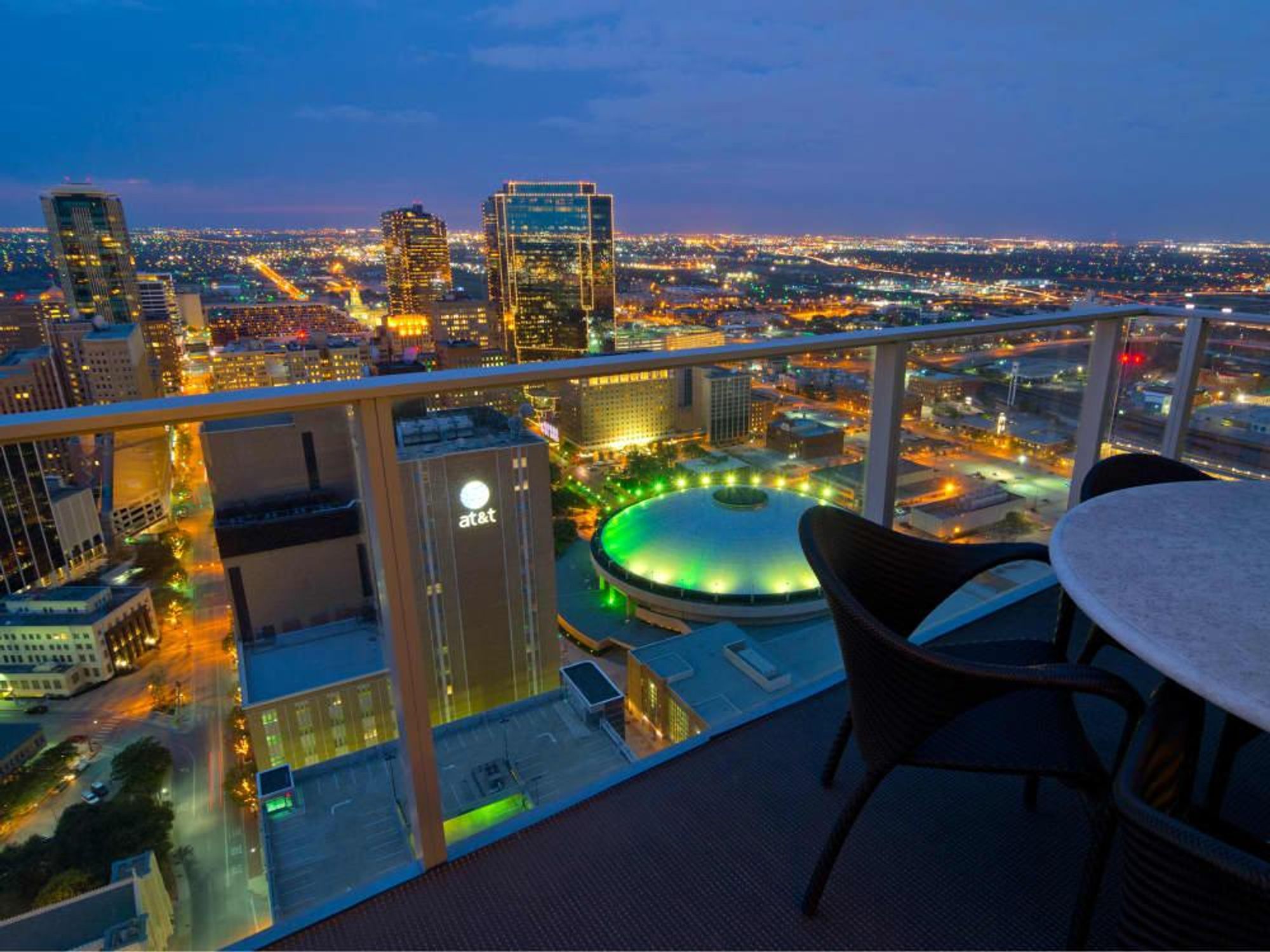 1301 Throckmorton St. Fort Worth Omni penthouse for sale