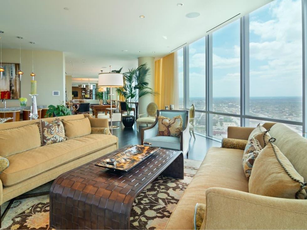 1301 Throckmorton St. Fort Worth Omni penthouse for sale