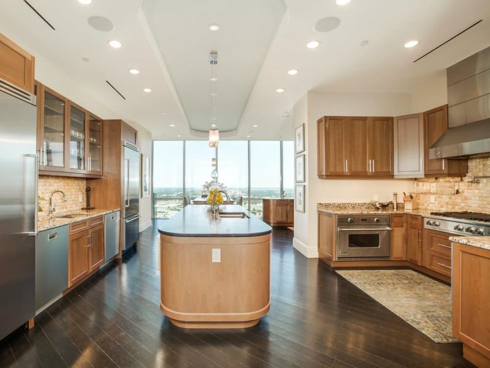 1301 Throckmorton St. Fort Worth Omni penthouse for sale