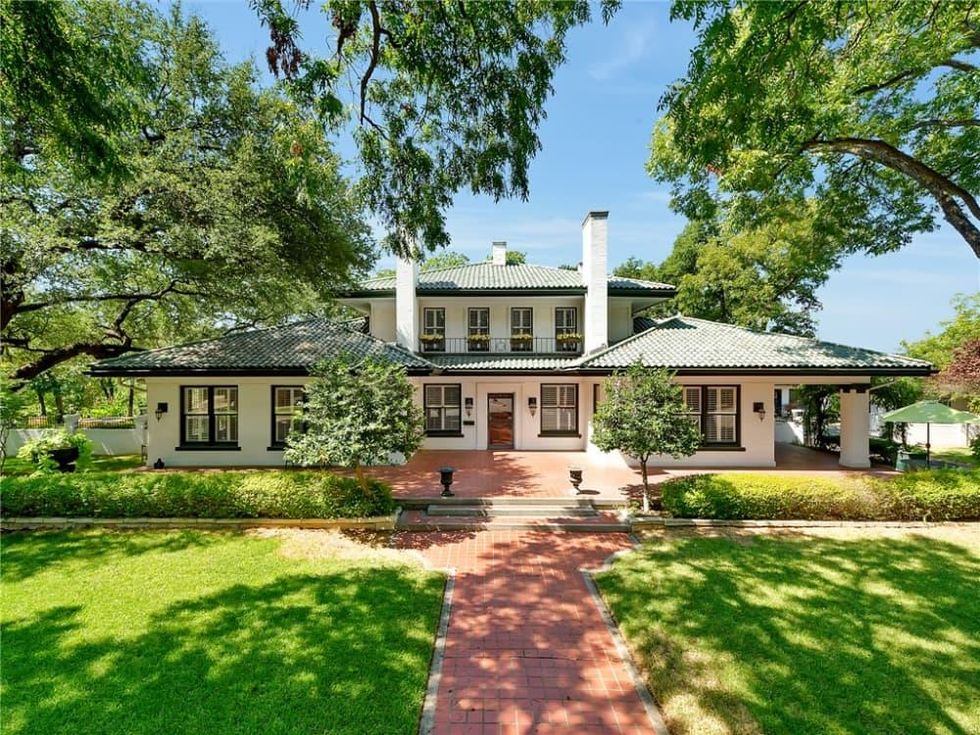 1414 Mistletoe Dr home for sale