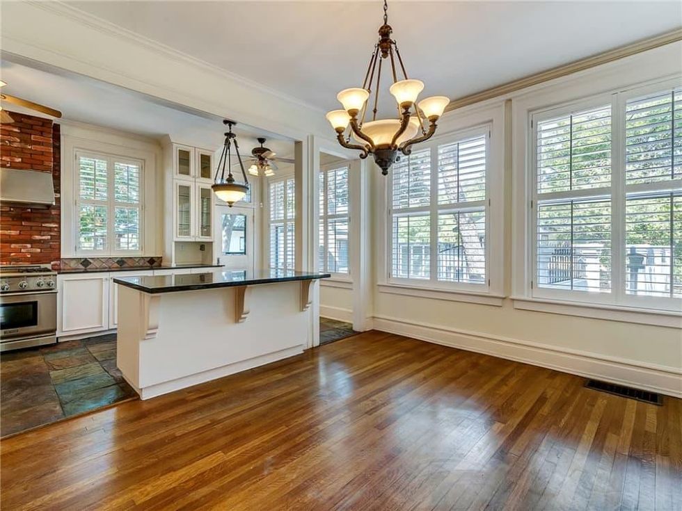 1414 Mistletoe Dr kitchen