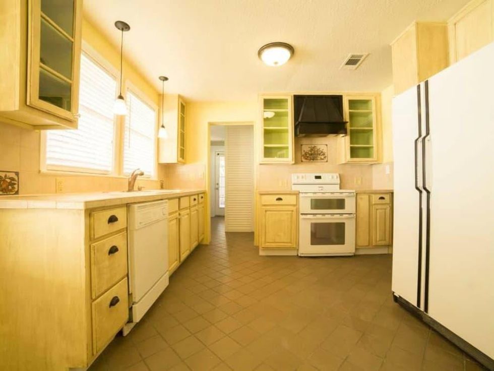 2509 Willing Ave., kitchen