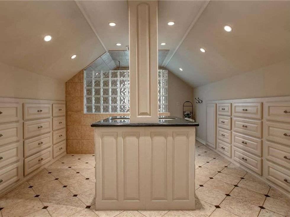 3601 Ledgeview Court Walk in closet