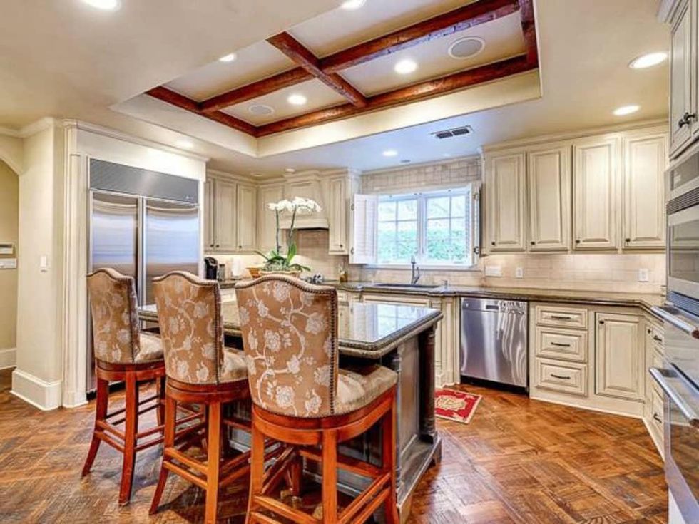 4604 Alta Dr kitchen