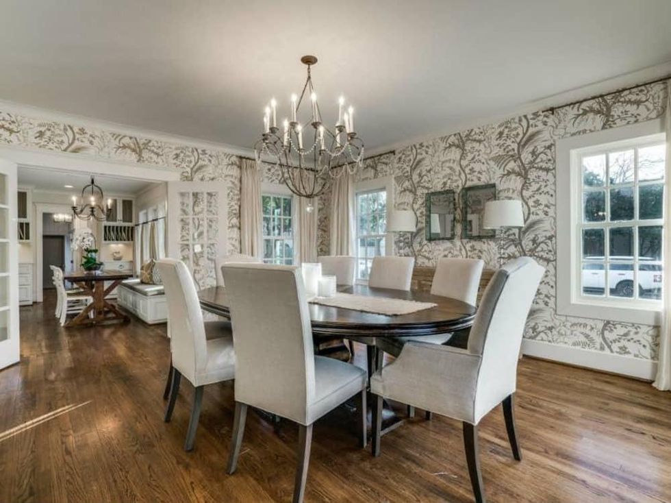 5450 Auburndale Ave. dining room