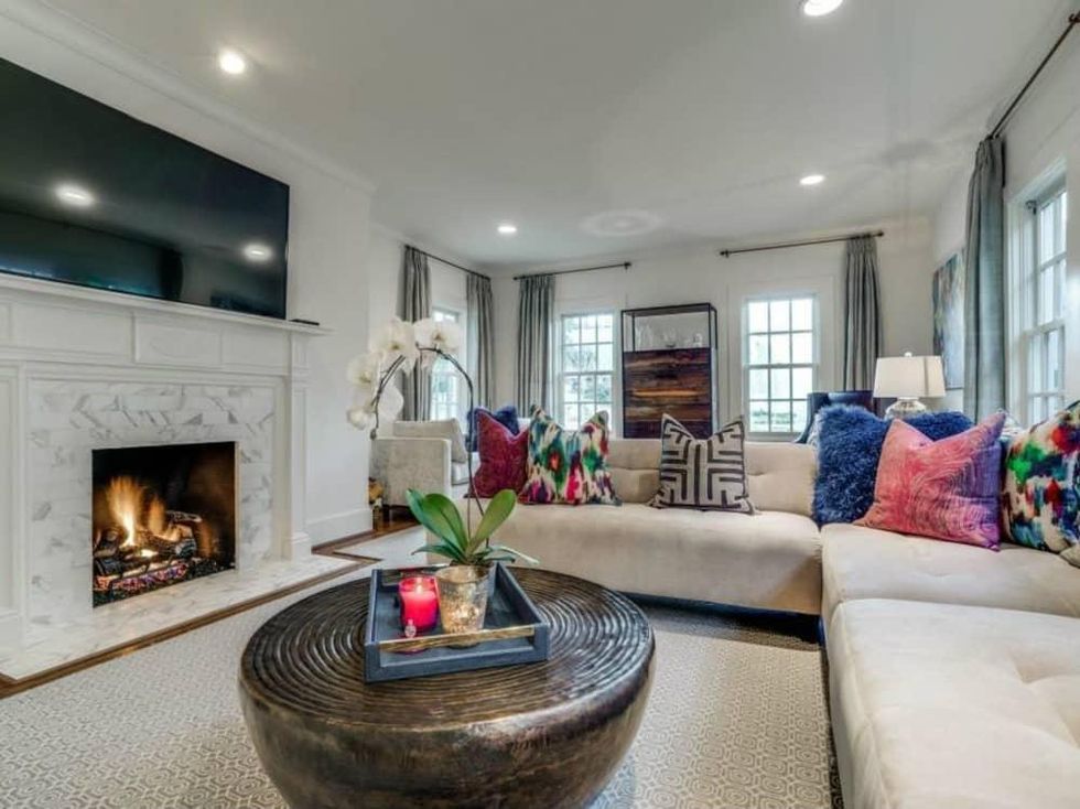 5450 Auburndale Ave. family room