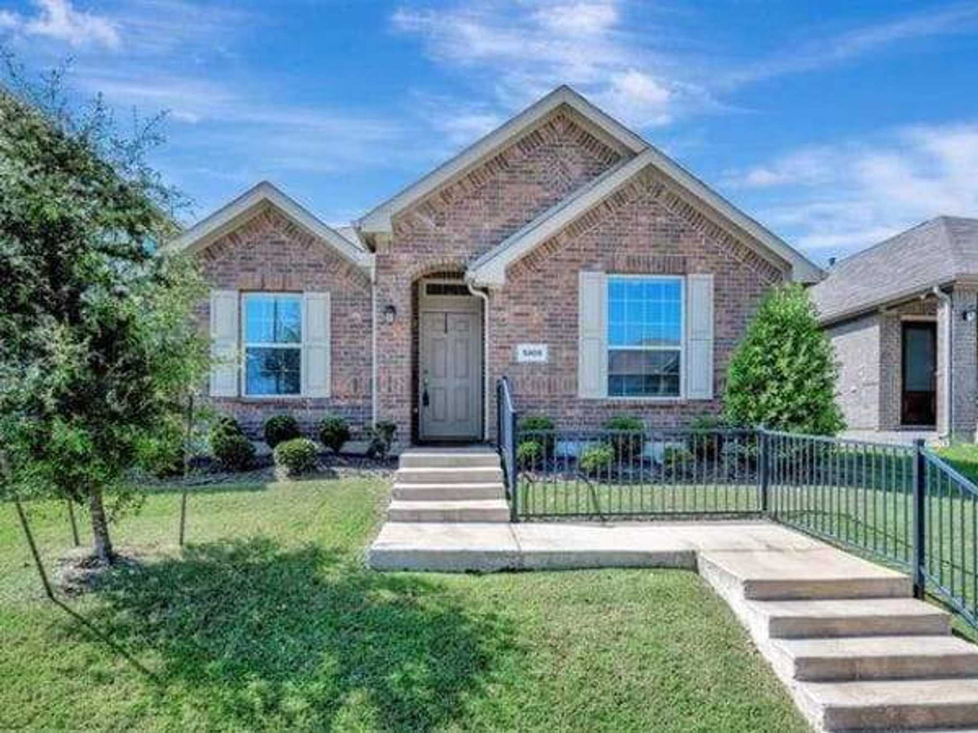 5809 Fir Tree Lane, Fort Worth home for sale