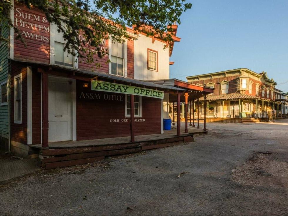 7A Resort Pioneer Town