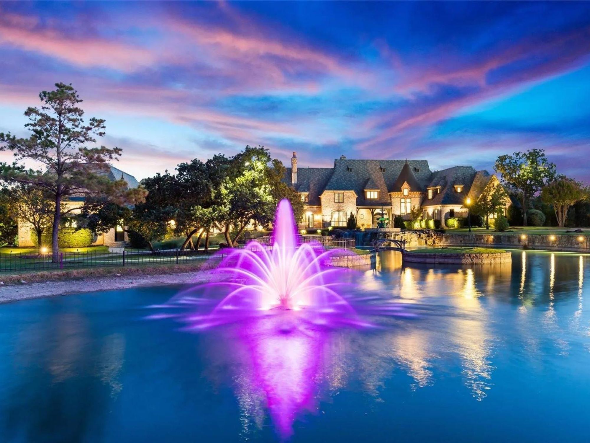 935 W Dove Rd, Southlake, mansion