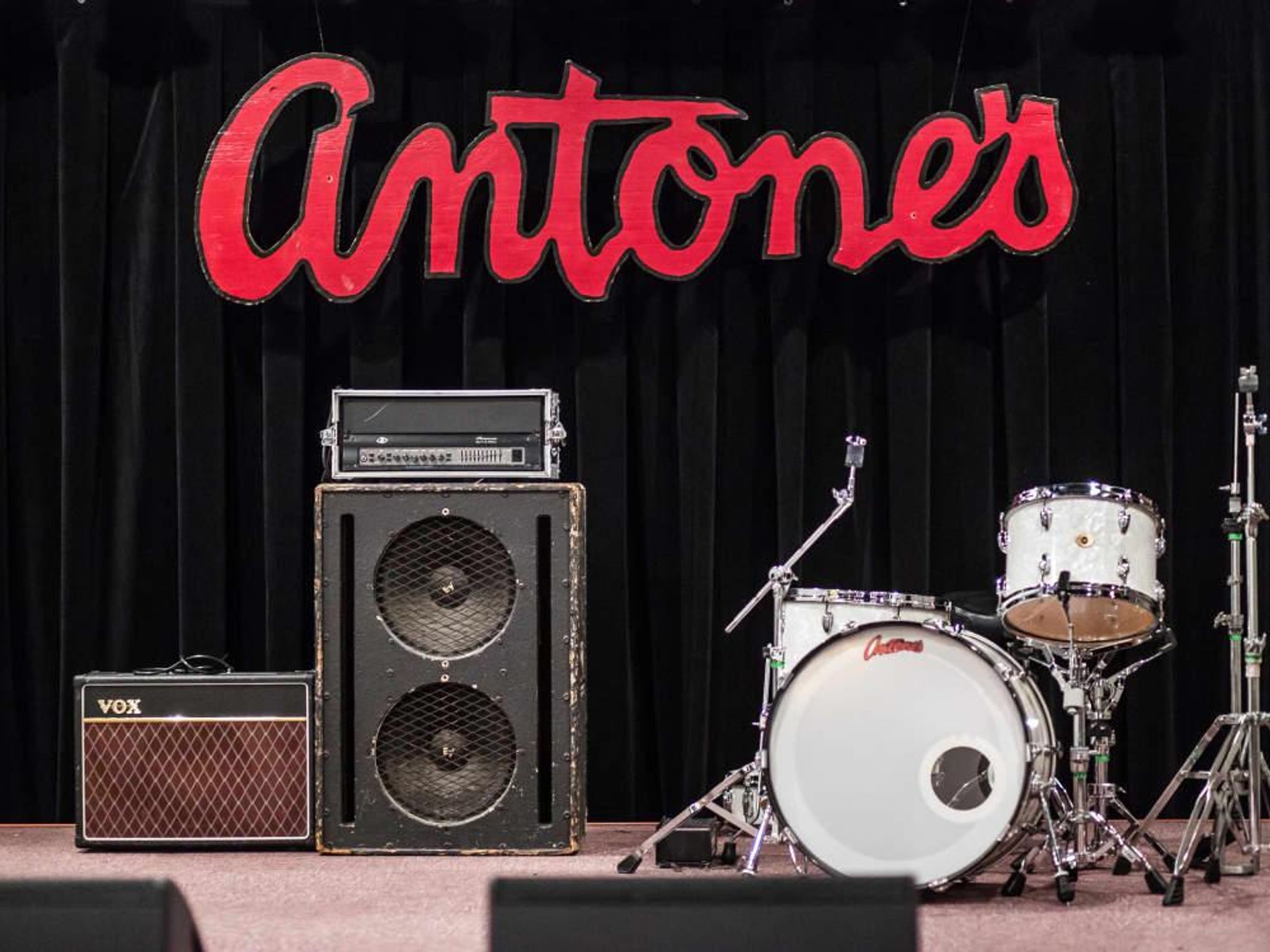 Antone's downtown venue Fifth Street 2016 stage logo