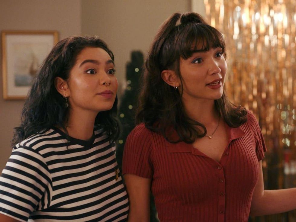 Auli'i Cravalho and Rowan Blanchard in Crush
