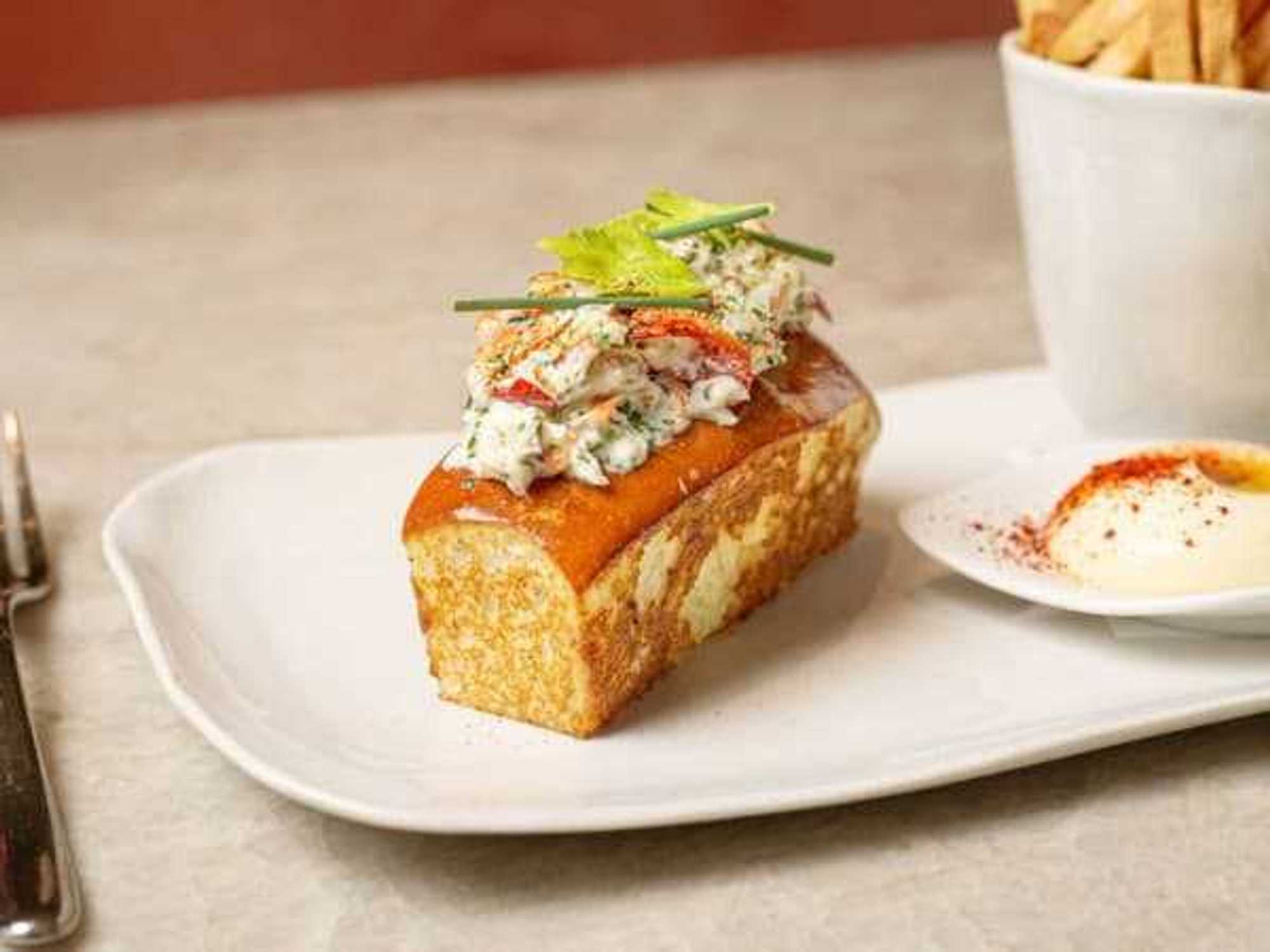 Cafe Mirador, Lobster roll