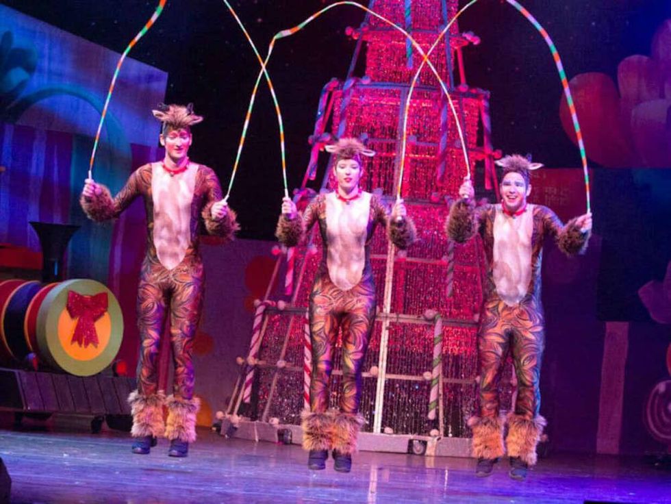 Cirque Dreams Holidaze