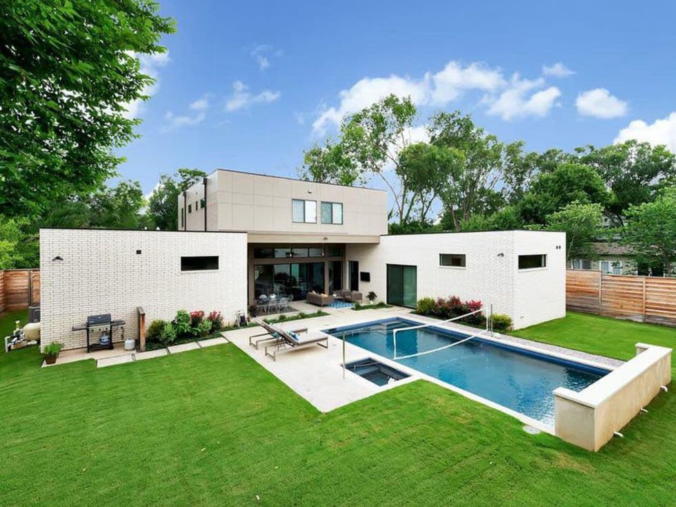 Dallas pool designed by Ware Architecture Studio