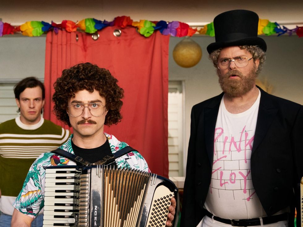Daniel Radcliffe and Rainn Wilson in Weird: The Al Yankovic Story