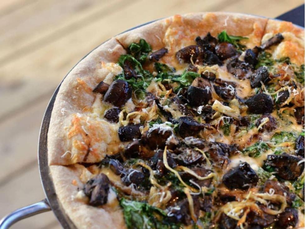 Earl's 377 Pizza in Argyle