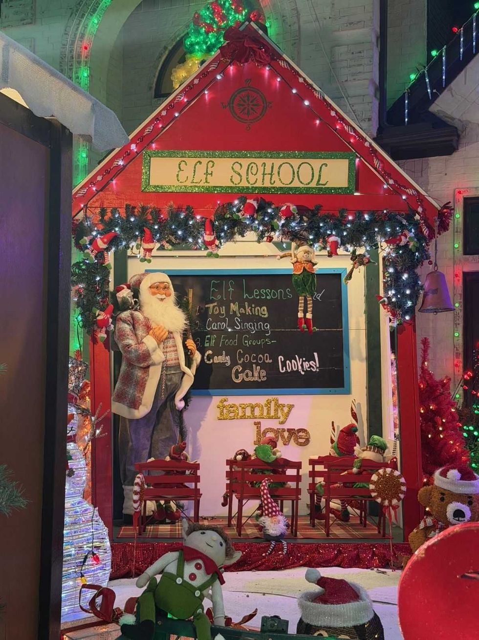 Elf Town, Loders, Deerfield Plano, Great Christmas Light Fight