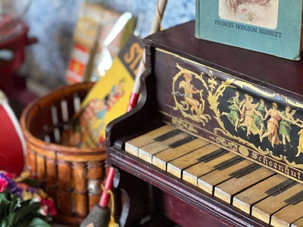 Fisk antiques, toy piano