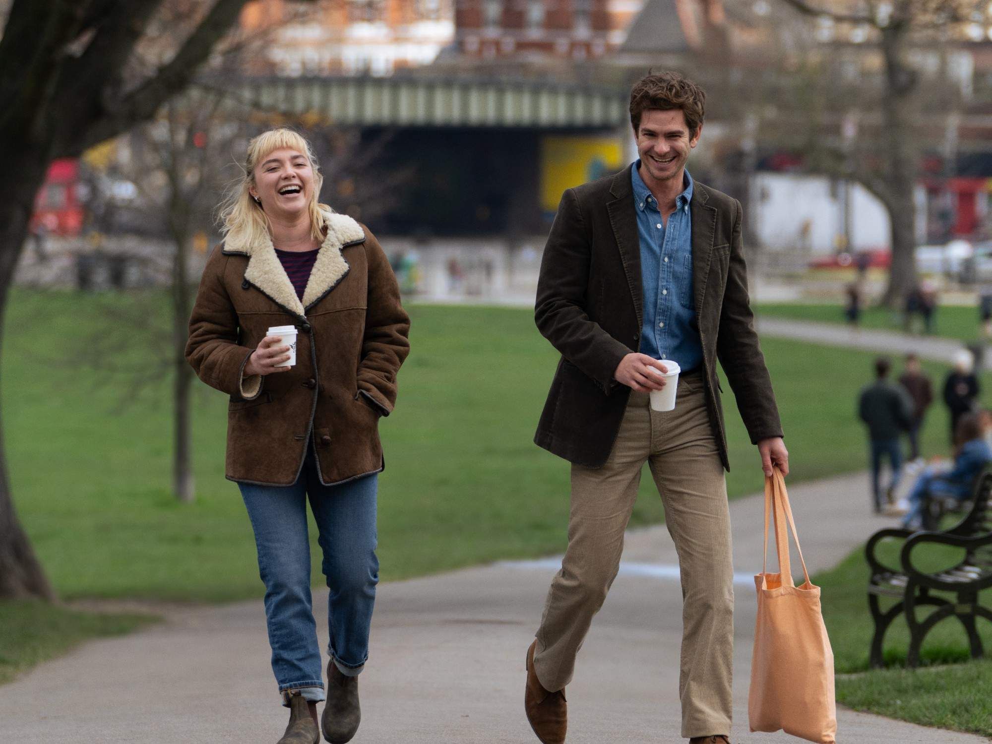 Florence Pugh and Andrew Garfield in We Live in Time