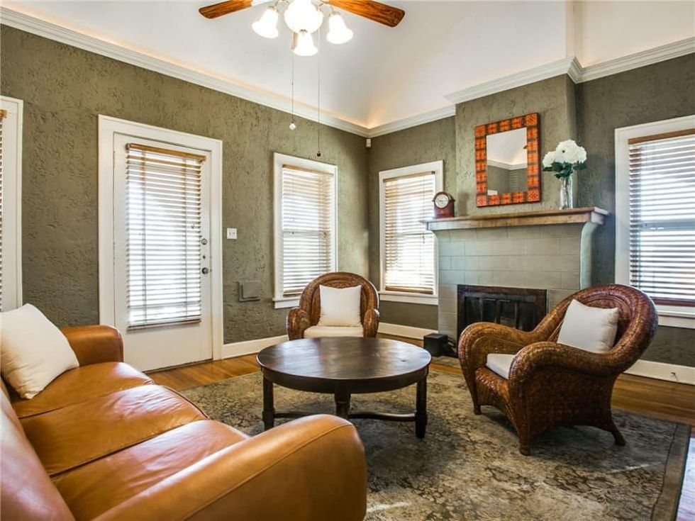 Fort Worth home, 4501 El Campo, home for sale, living room