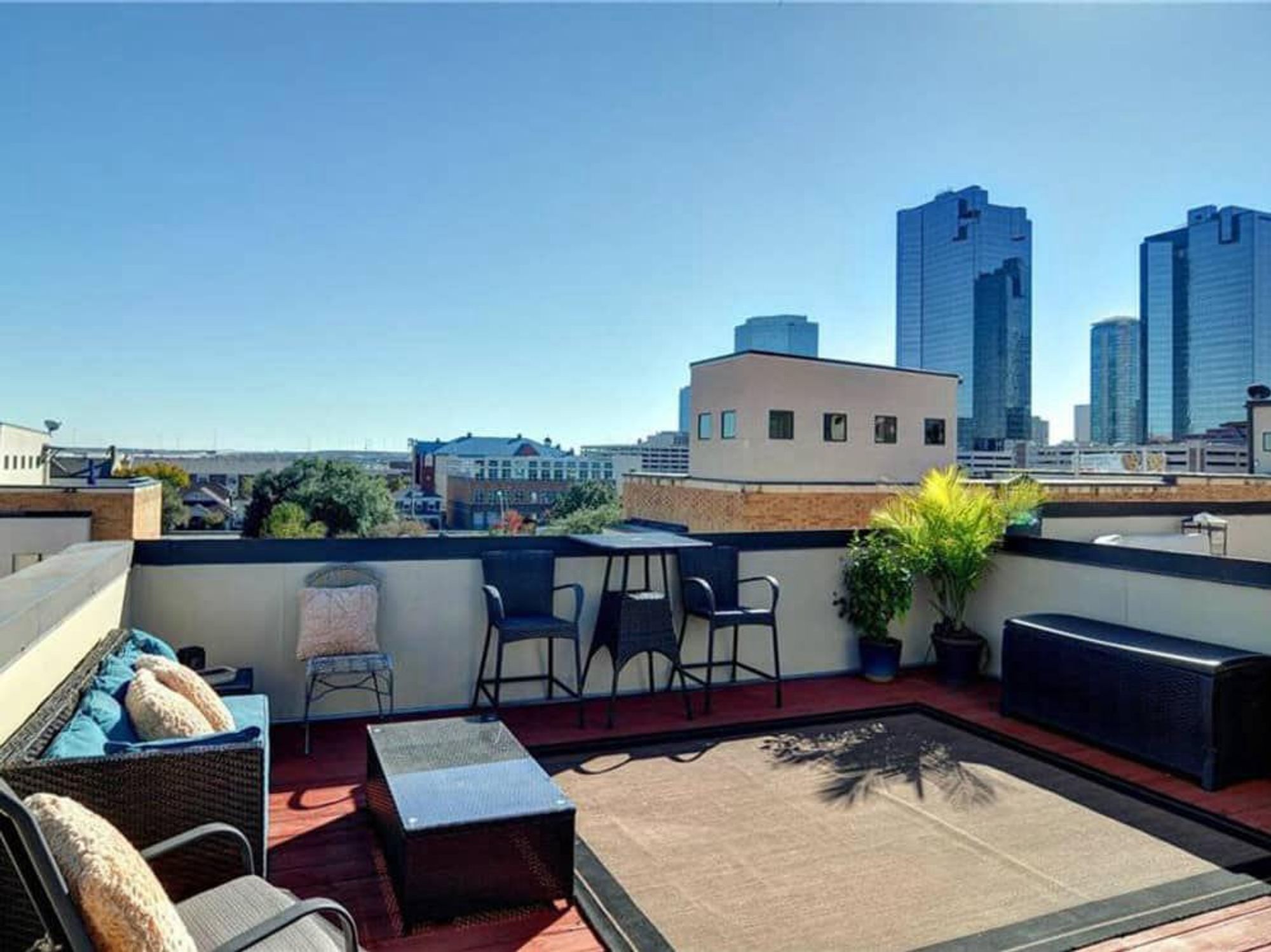 Fort Worth home, 644 East Bluff Street, patio