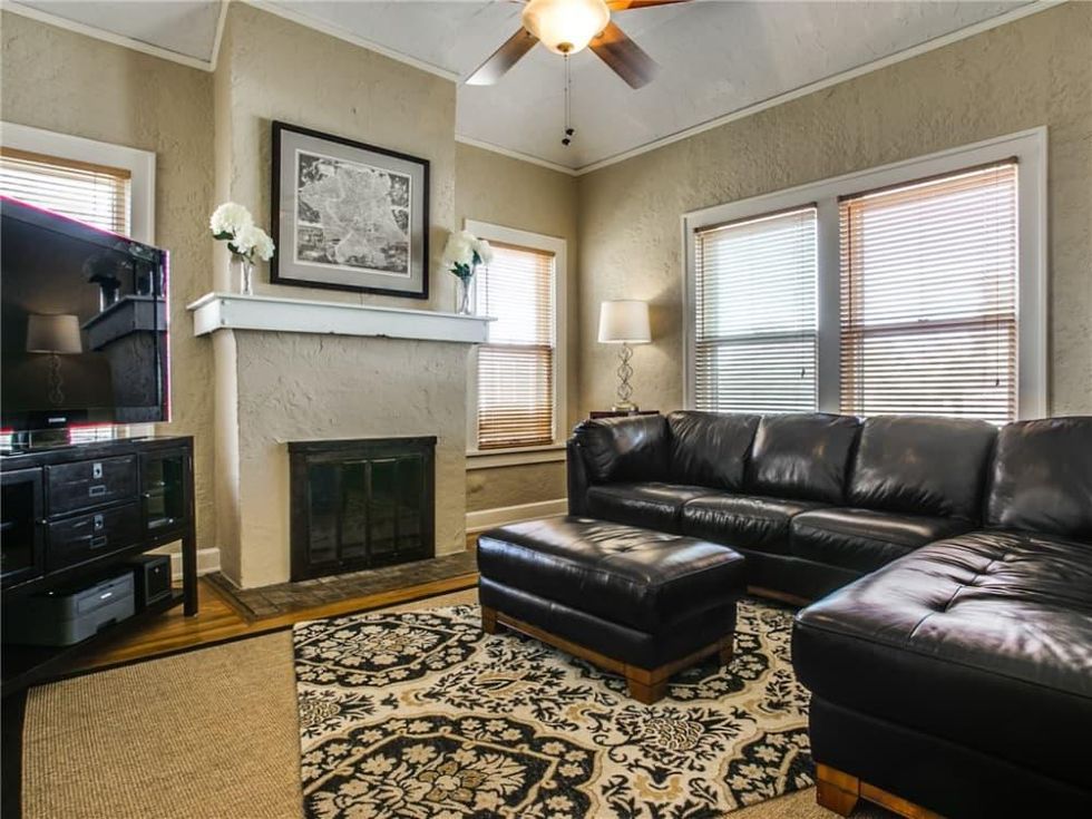 Fort Worth home, home for sale, 4501 El Campo, living room