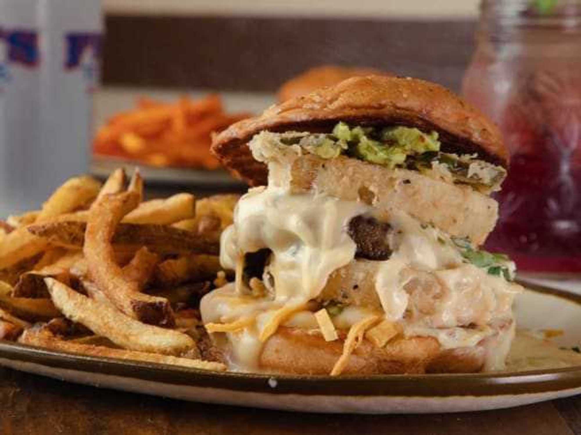 Fred's Texas Cafe, Fred's queso burger