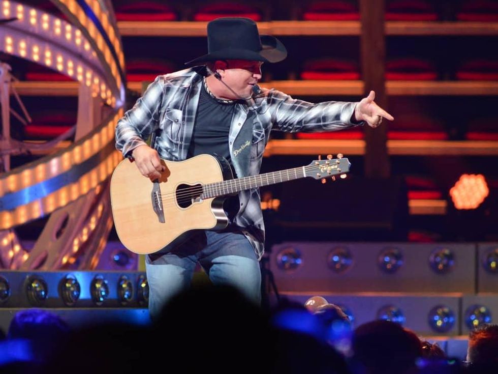 2 Fort Worth-area drive-ins among lucky few to host Garth Brooks concert