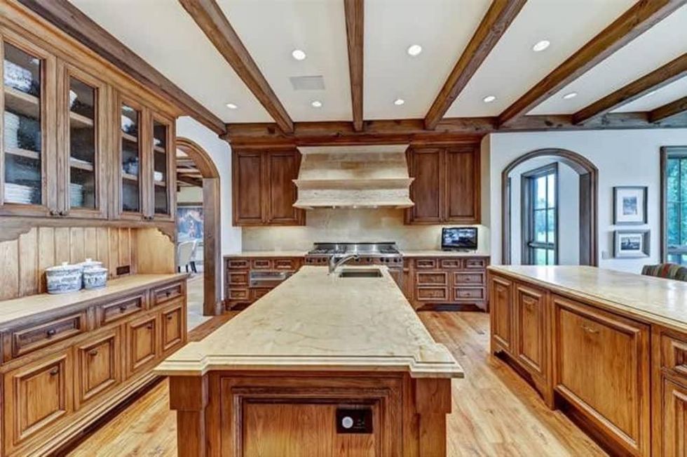 Glenn Beck home, 2224 King Fisher, Westlake