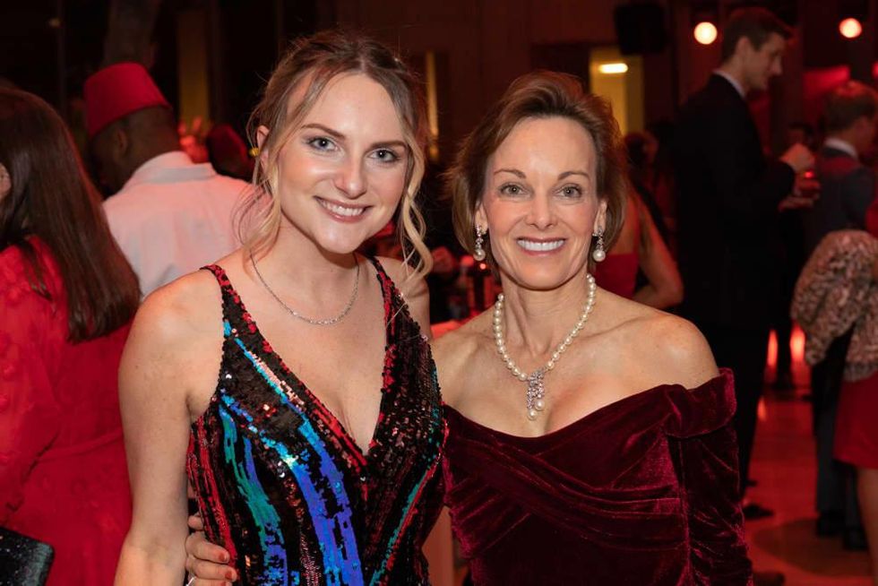 Hannah Davis Ryon, Lisa Burton