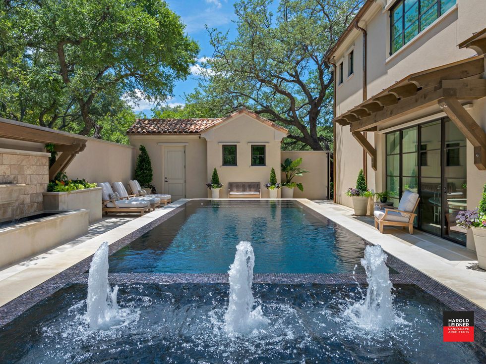 Harold Leidner modern Mediterranean backyard in Dallas