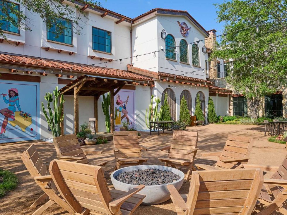 Hotel Drover Backyard