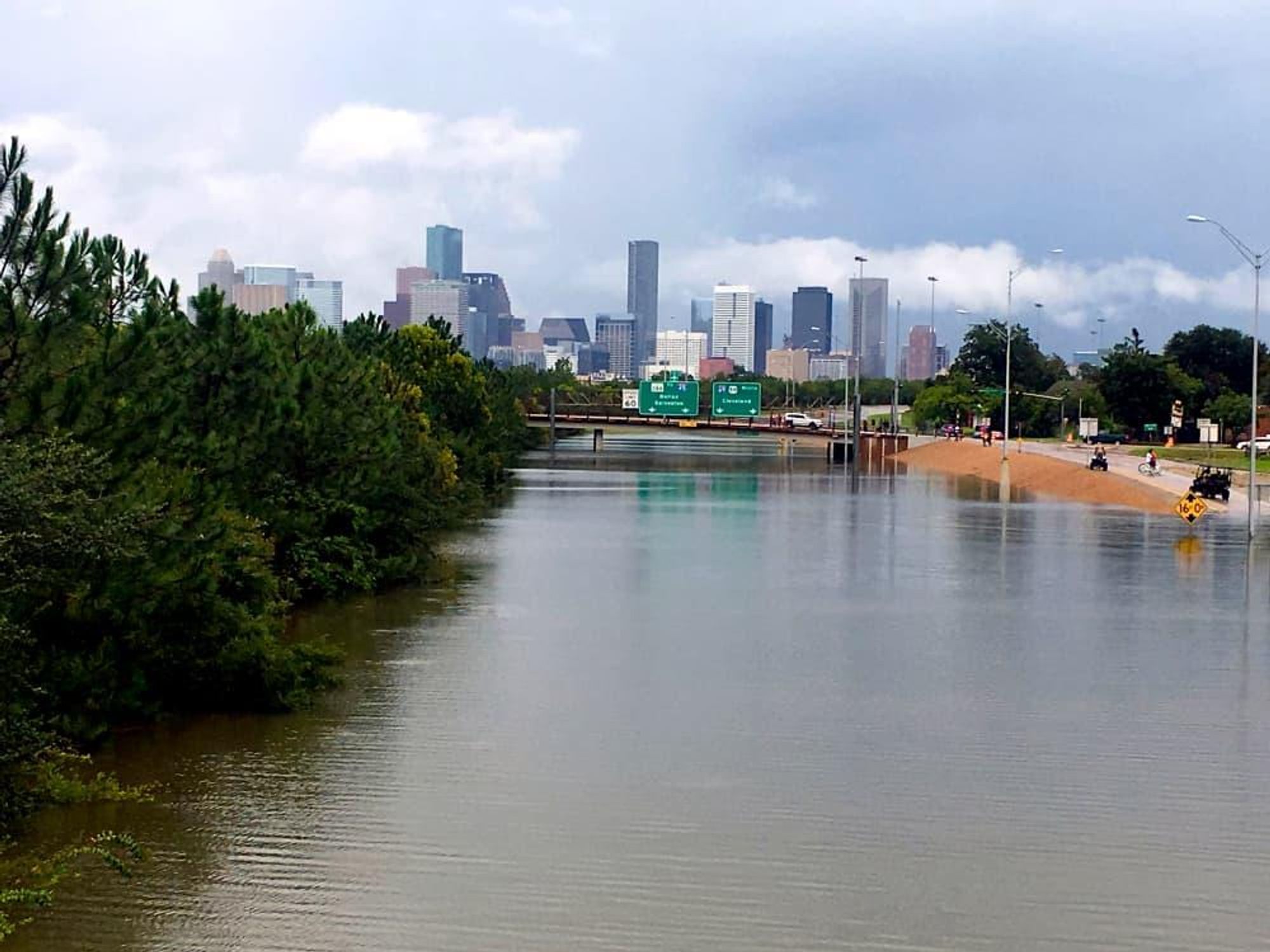 Houston, Hurricane Harvey, flood photos, Highway 288 northbound lanes from the Binz Street bridge