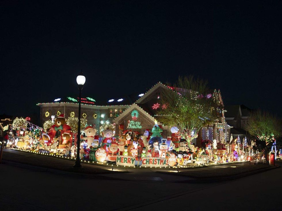 Joules-Cornetti, Great Christmas Light Fight