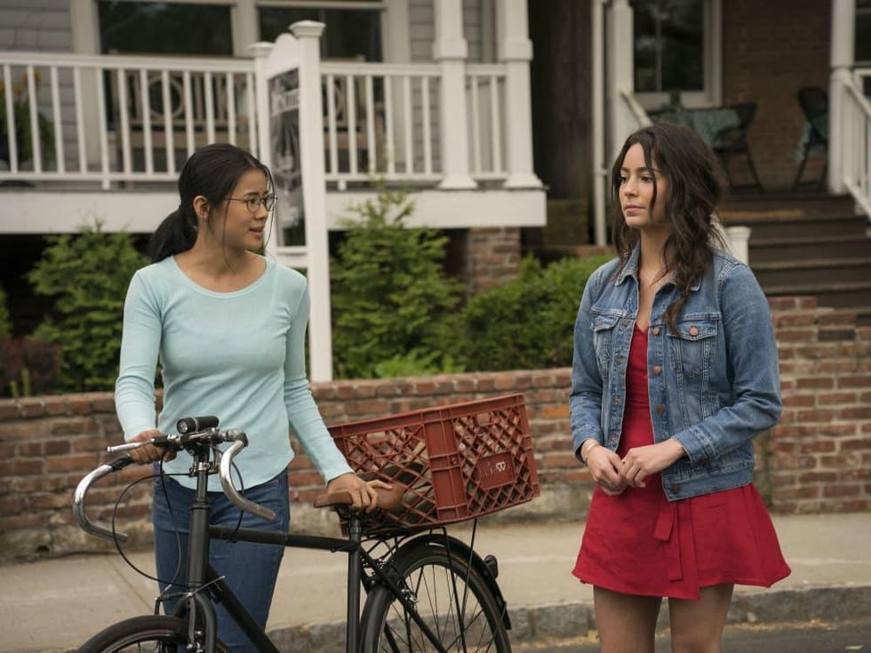 Leah Lewis and Alexxis Lemire in The Half of It