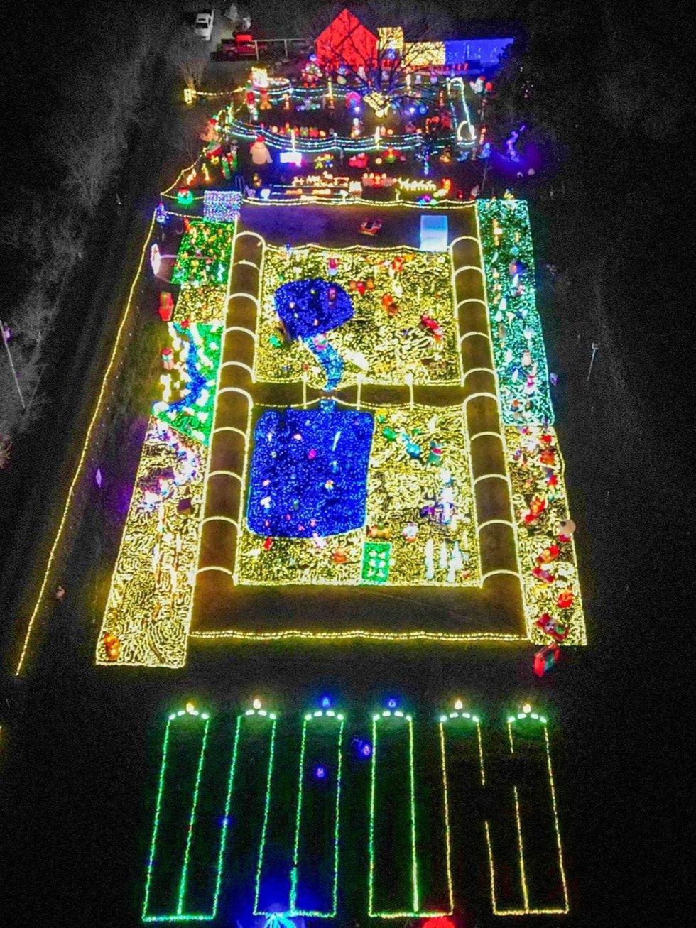 Mach Christmas Display, Ennis, Great Christmas Light Fight