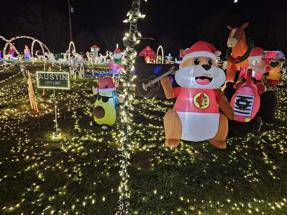 Mach Christmas Display, Ennis, Great Christmas Light Fight