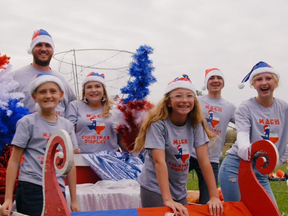 Mach Christmas Display, Ennis, Great Christmas Light Fight