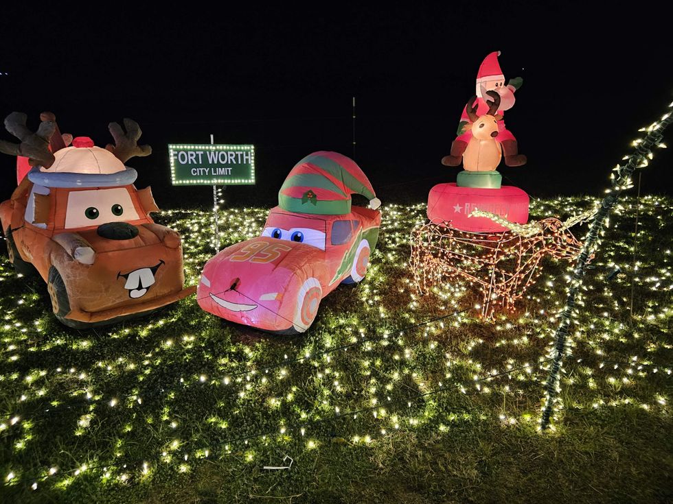Mach Christmas Display, Ennis, Great Christmas Light Fight