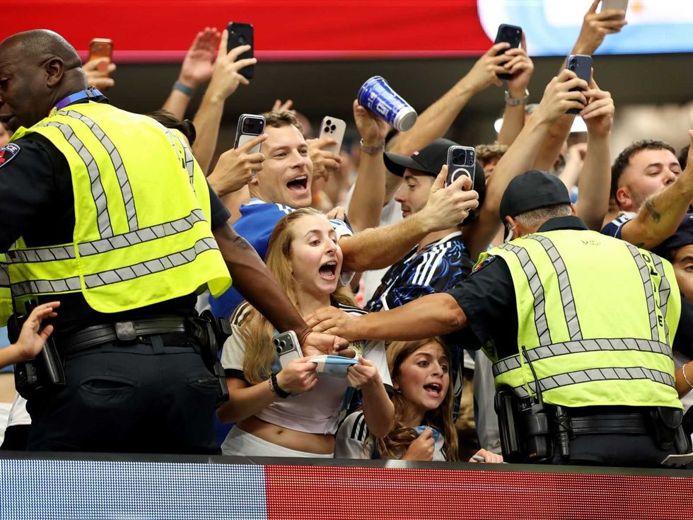 Messi fans Dallas World Cup