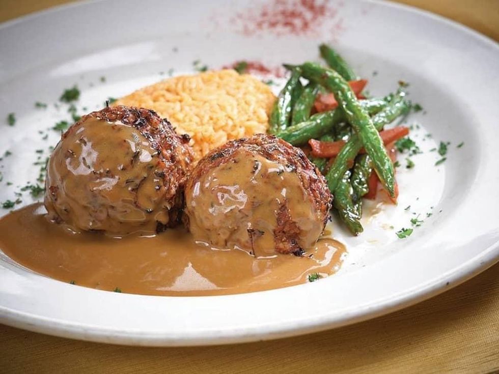 Michael's Cuisine crab cakes