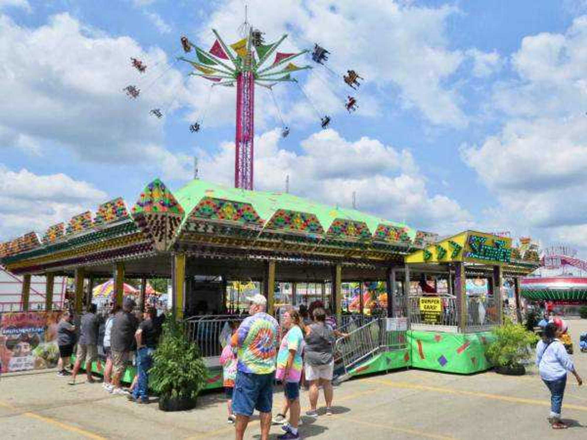 Midway rides at Fort Worth Stock Show