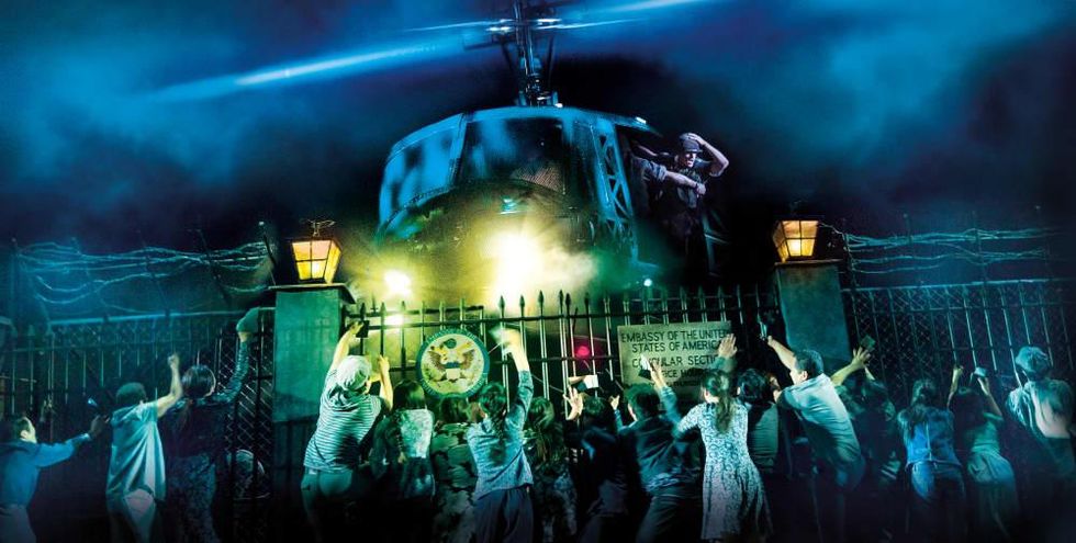 Miss Saigon tour-helicopter lands