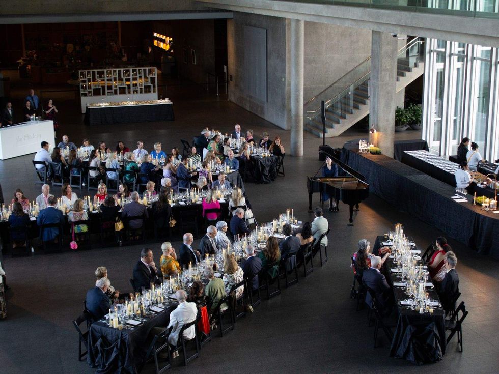 Modern dinner, Fei-Fei