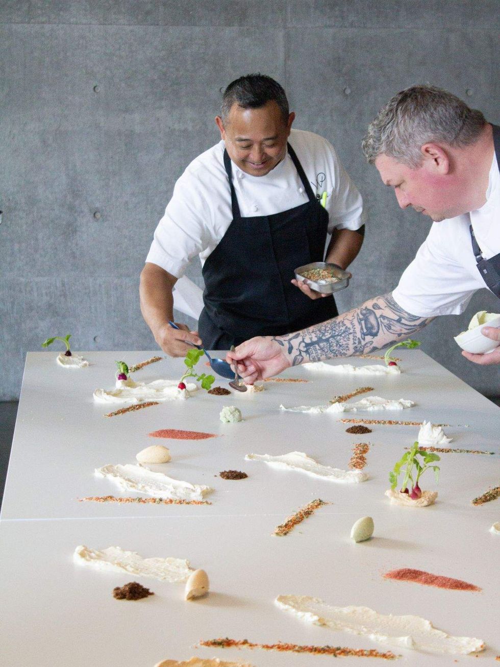 Modern dinner, Jett Mora