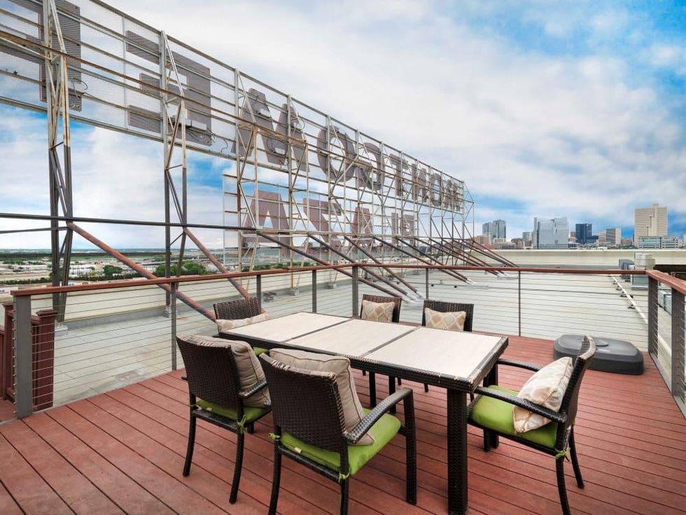 Montgomery Plaza penthouse, 2600 W 7th St 2800
