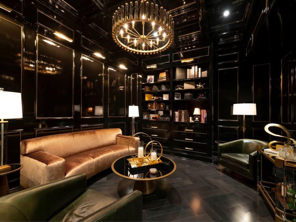 Montgomery Plaza penthouse, 2600 W 7th St 2800