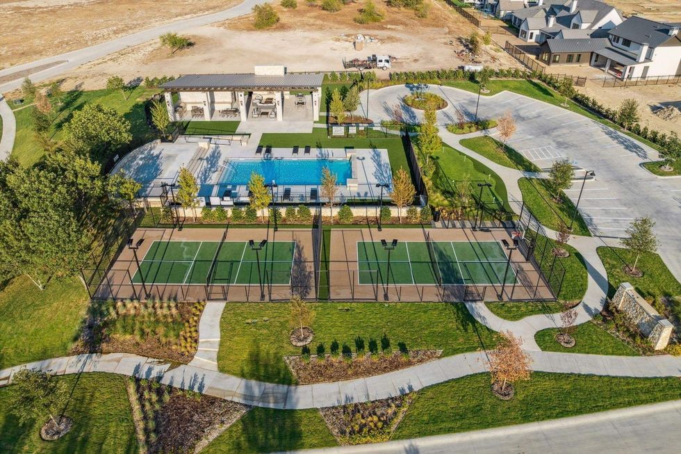 Montrachet neighborhood amenities