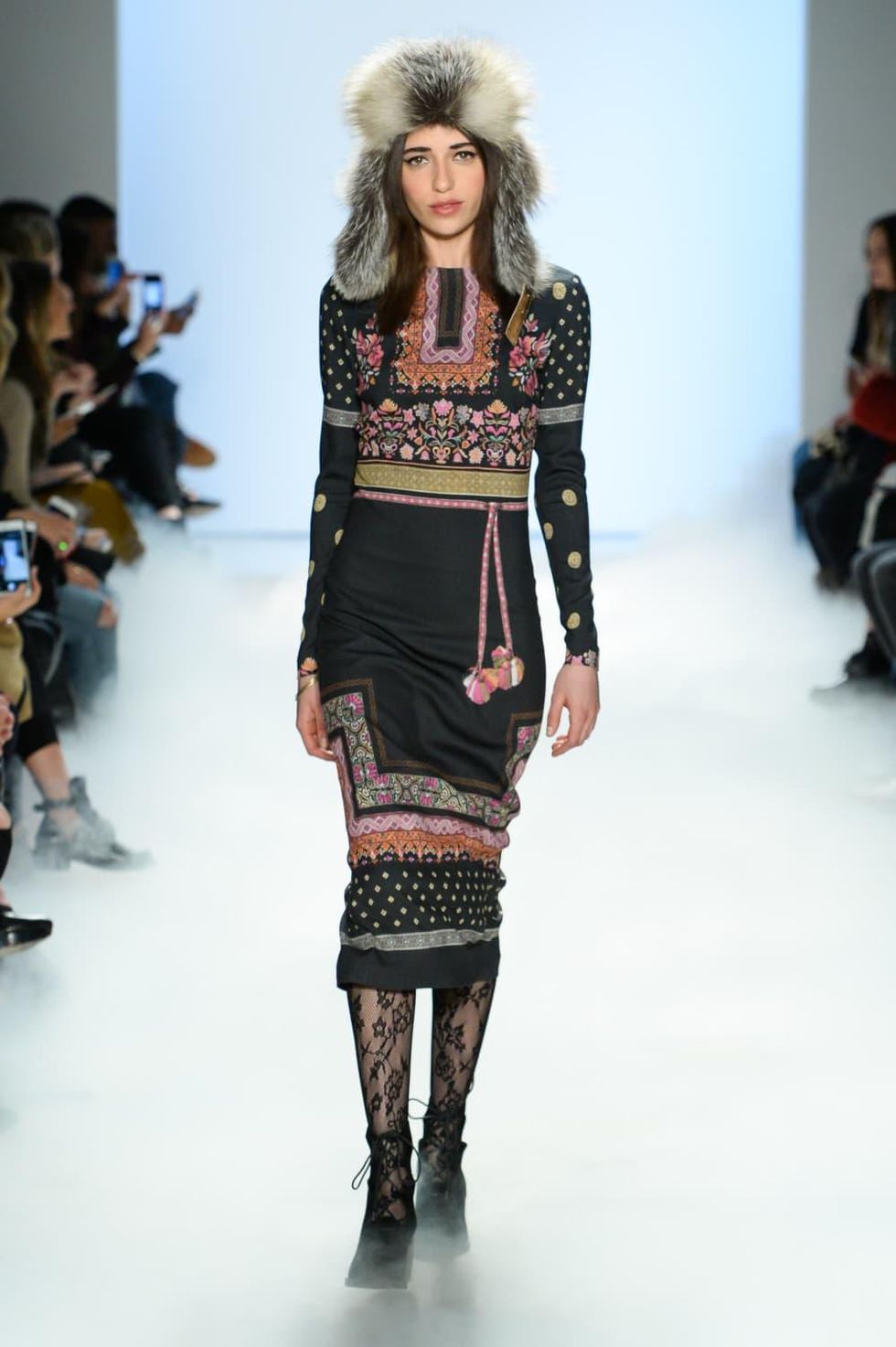 Nicole Miller fall 2016 runway show